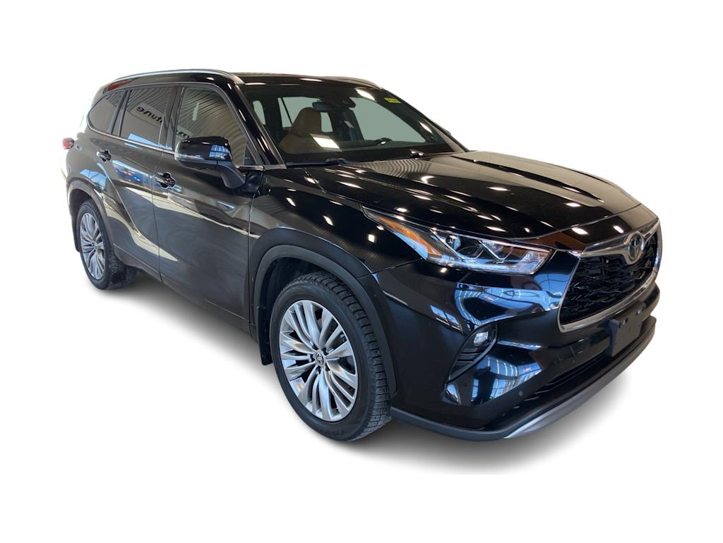 Thumbnail: 2023 Toyota Highlander - 15