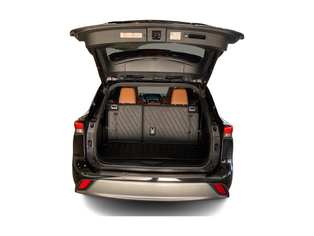 Thumbnail: 2023 Toyota Highlander - 13