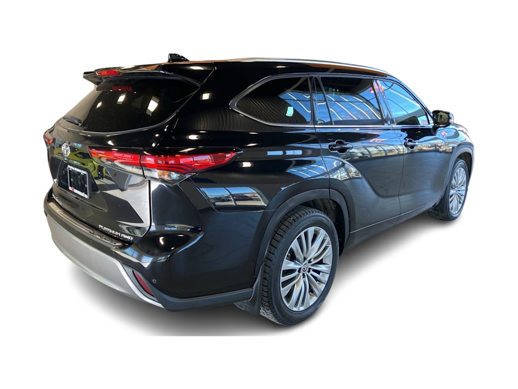 Thumbnail: 2023 Toyota Highlander - 17