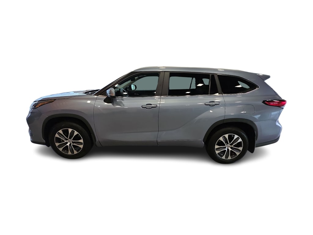 Thumbnail: 2023 Toyota Highlander - 3