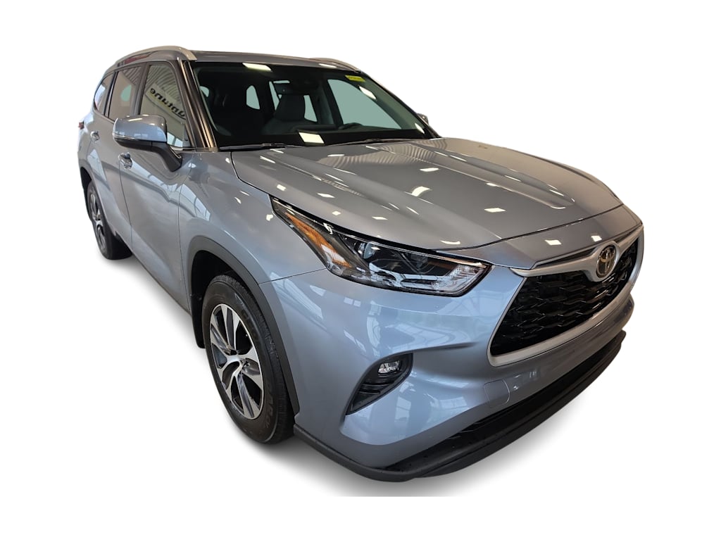 Thumbnail: 2023 Toyota Highlander - 15