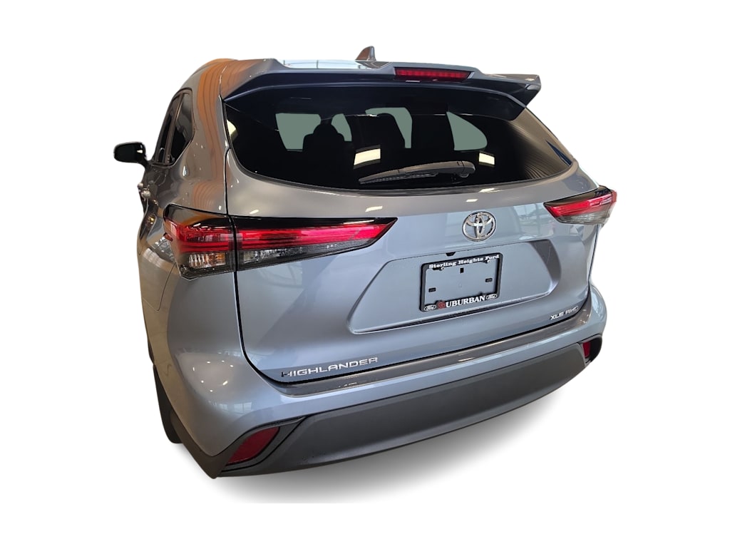 Thumbnail: 2023 Toyota Highlander - 4
