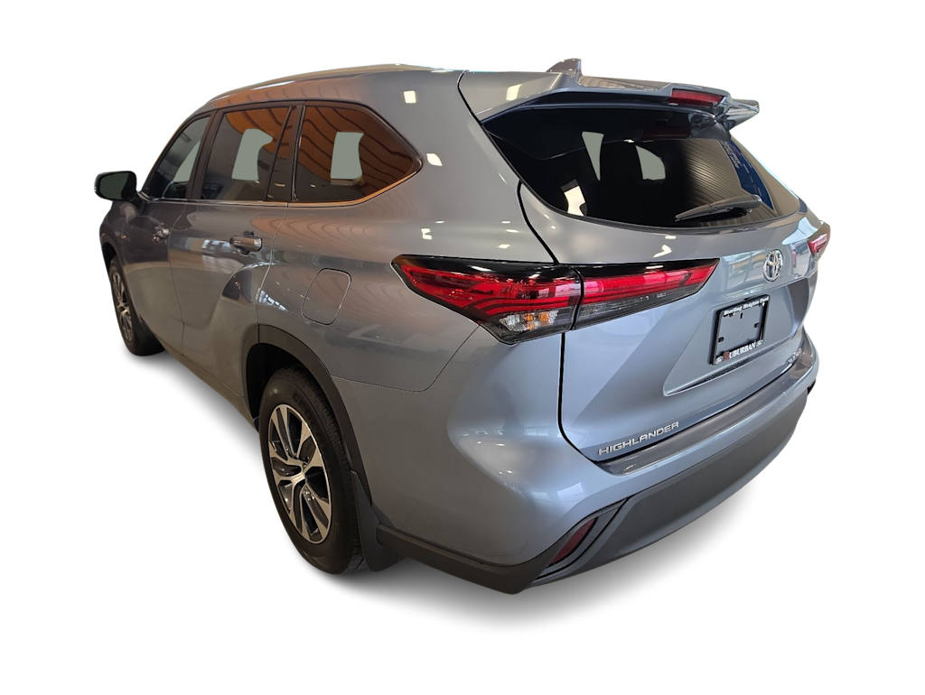 Thumbnail: 2023 Toyota Highlander - 19