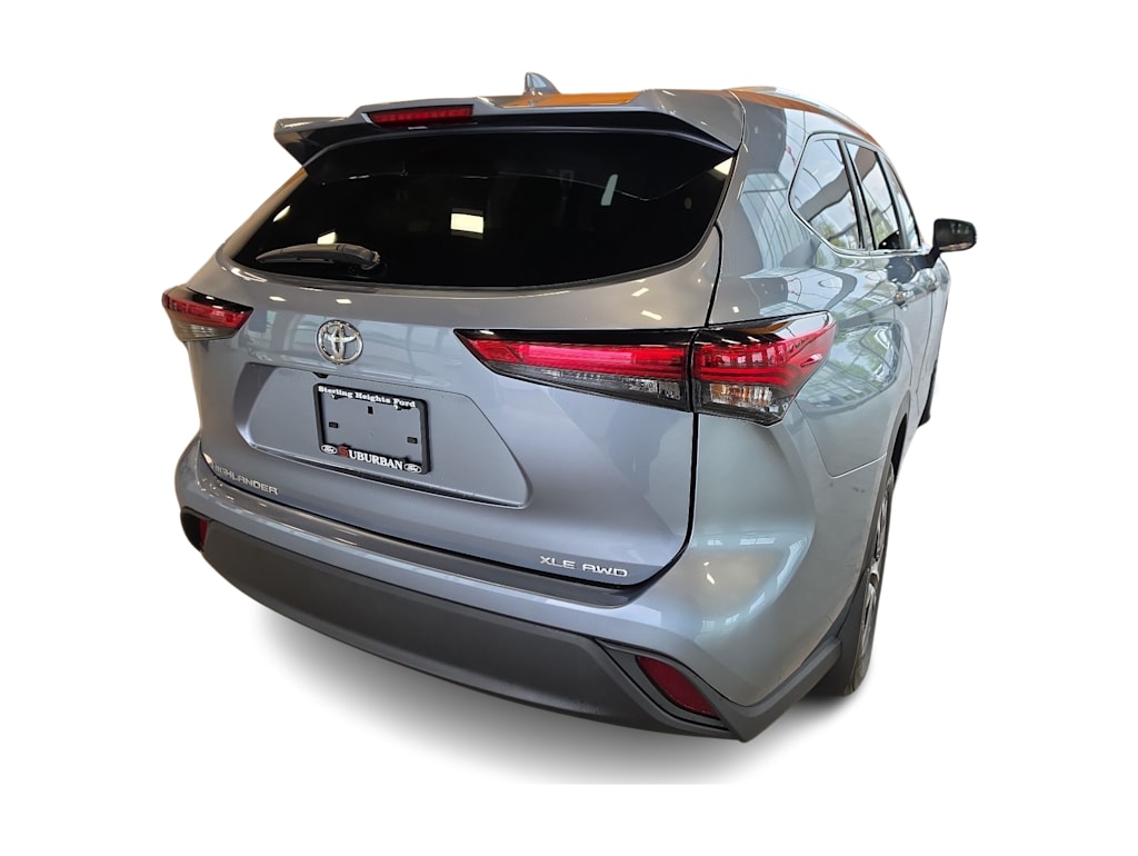 Thumbnail: 2023 Toyota Highlander - 18