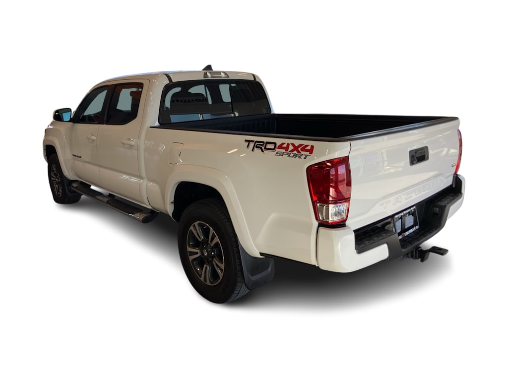 Thumbnail: 2017 Toyota Tacoma - 4