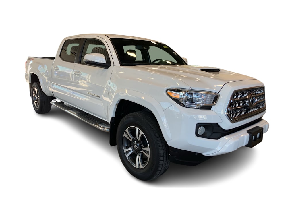 Thumbnail: 2017 Toyota Tacoma - 15