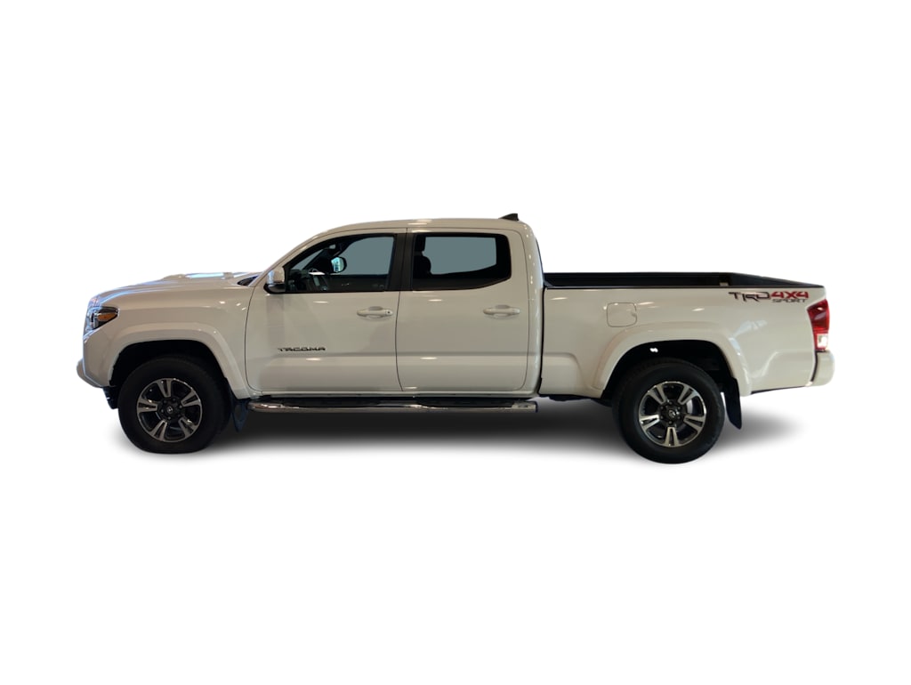 Thumbnail: 2017 Toyota Tacoma - 17