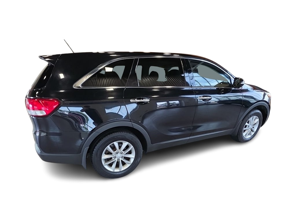 Thumbnail: 2018 Kia Sorento - 18