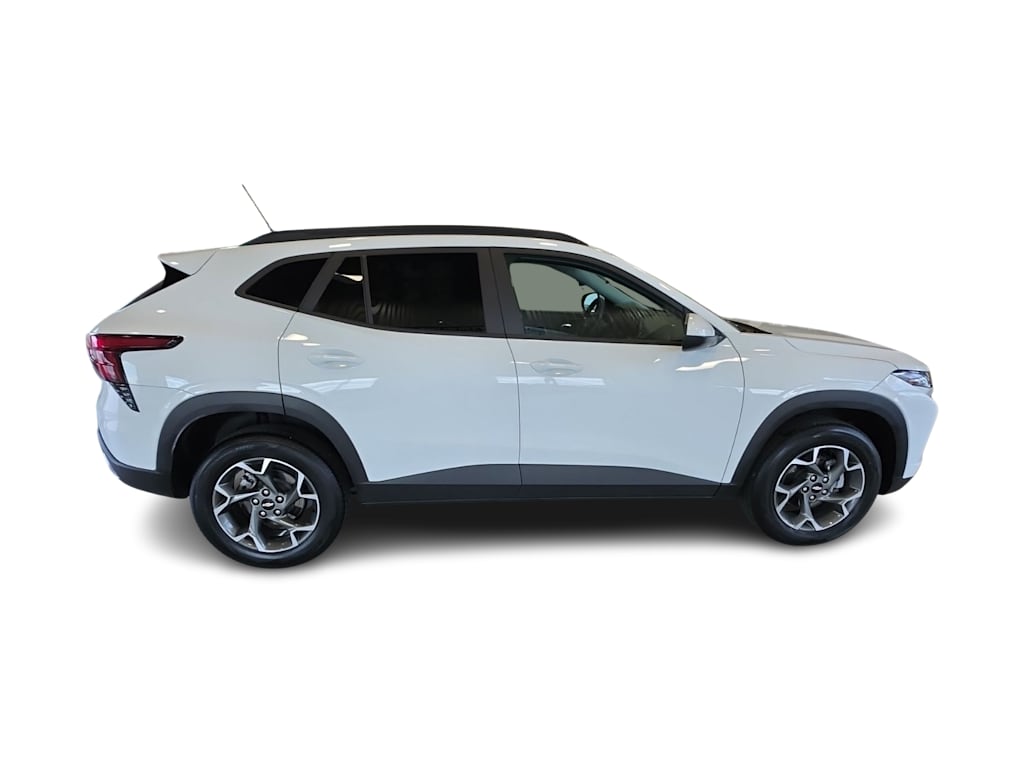 Thumbnail: 2025 Chevrolet Trax - 16
