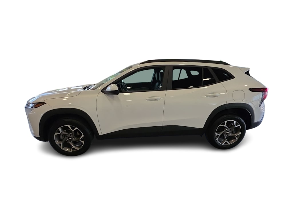 Thumbnail: 2025 Chevrolet Trax - 3