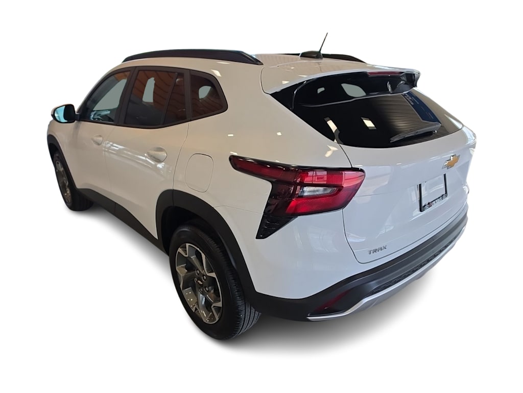 Thumbnail: 2025 Chevrolet Trax - 4