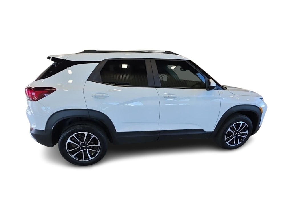 Thumbnail: 2024 Chevrolet TrailBlazer - 16