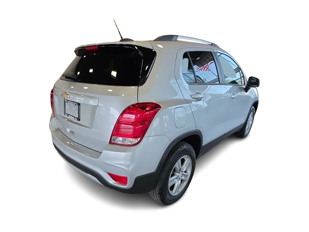 Thumbnail: 2022 Chevrolet Trax - 17