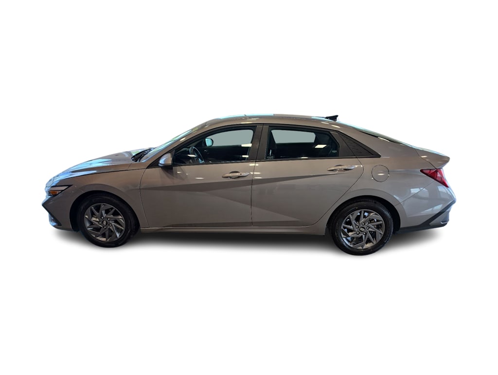 Thumbnail: 2024 Hyundai Elantra - 3
