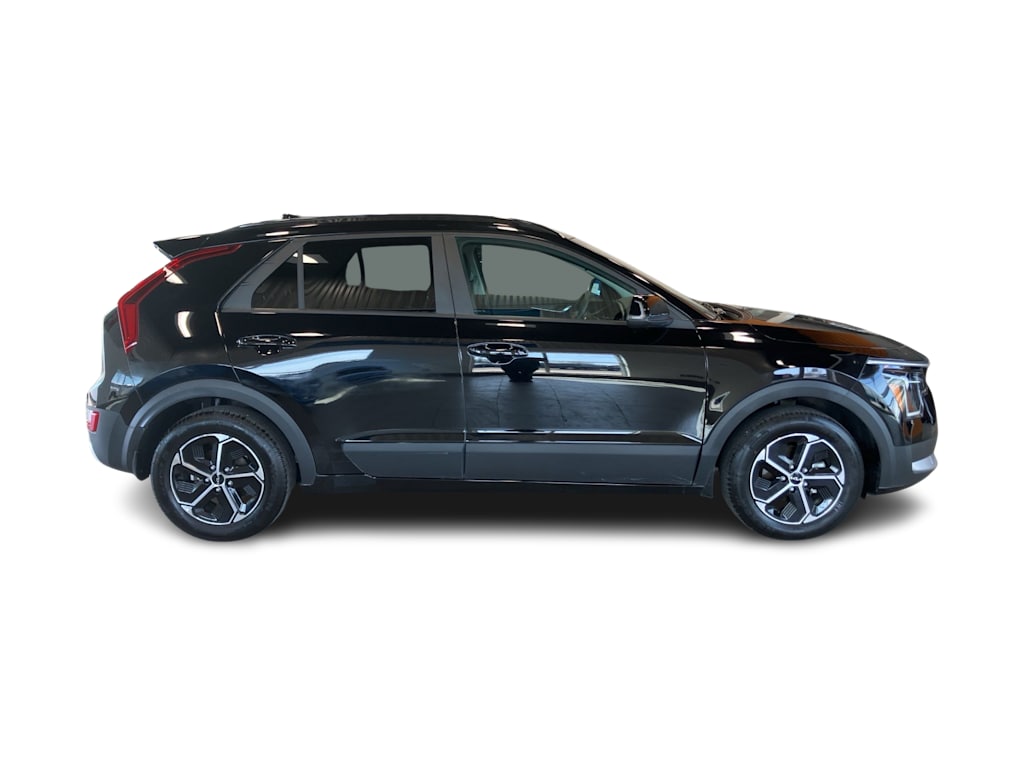 Thumbnail: 2023 Kia Niro - 15