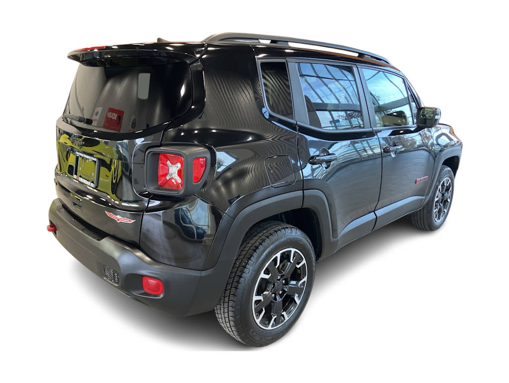 Thumbnail: 2023 Jeep Renegade - 15