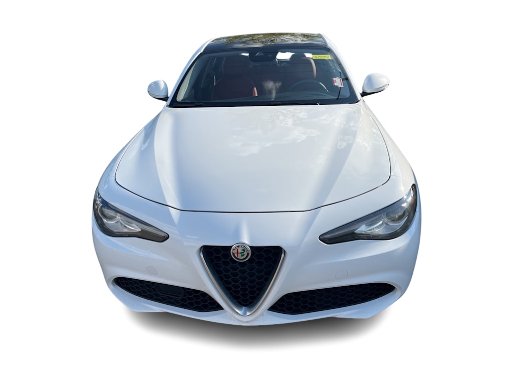 Thumbnail: 2020 Alfa Romeo Giulia - 24