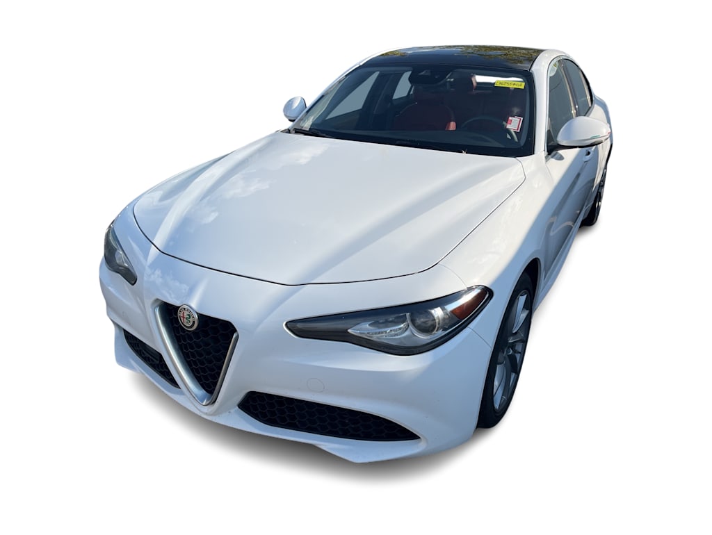 Thumbnail: 2020 Alfa Romeo Giulia - 10