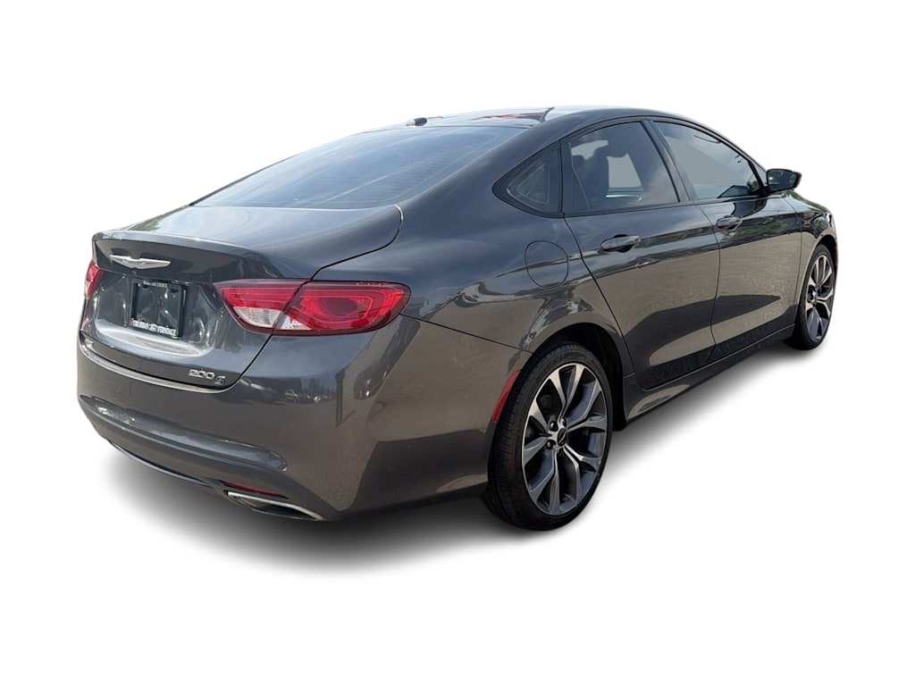 Thumbnail: 2016 Chrysler 200 - 20