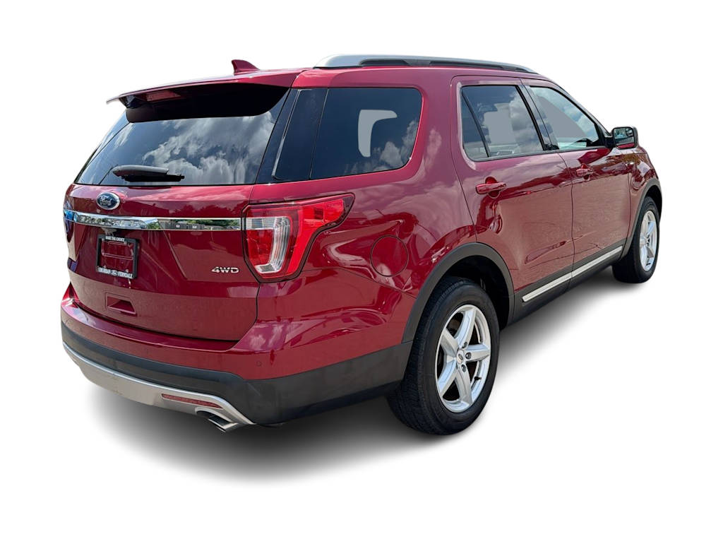 Thumbnail: 2016 Ford Explorer - 21