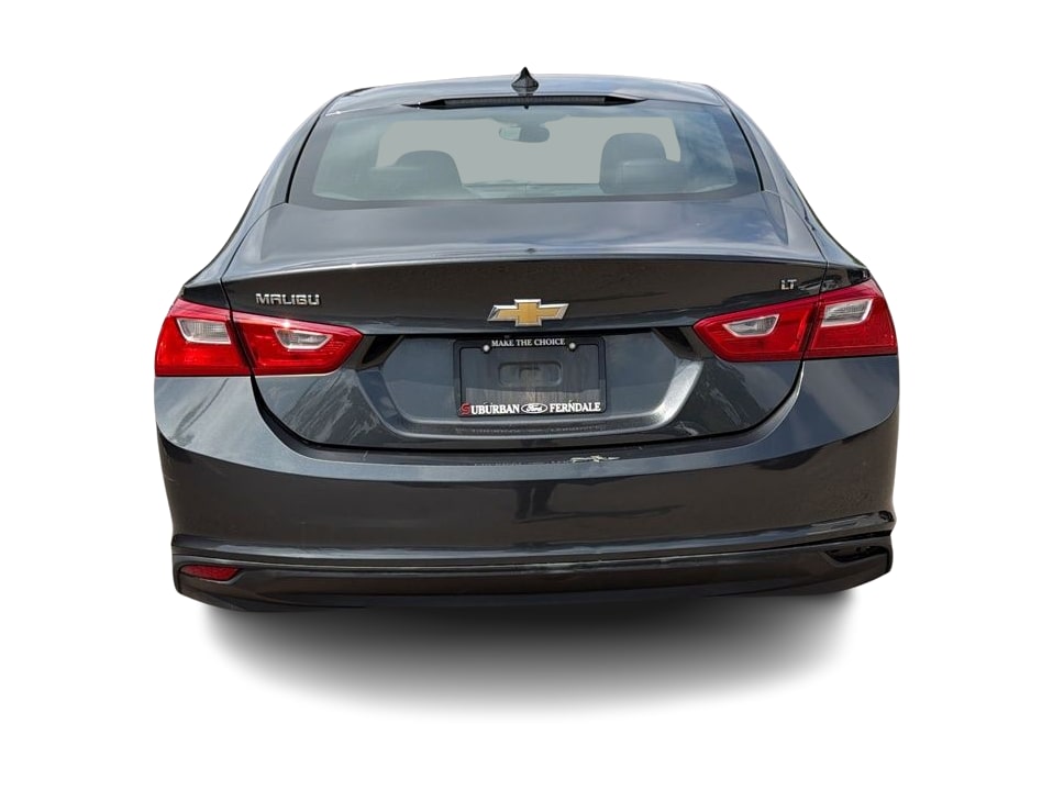 Thumbnail: 2017 Chevrolet Malibu - 21