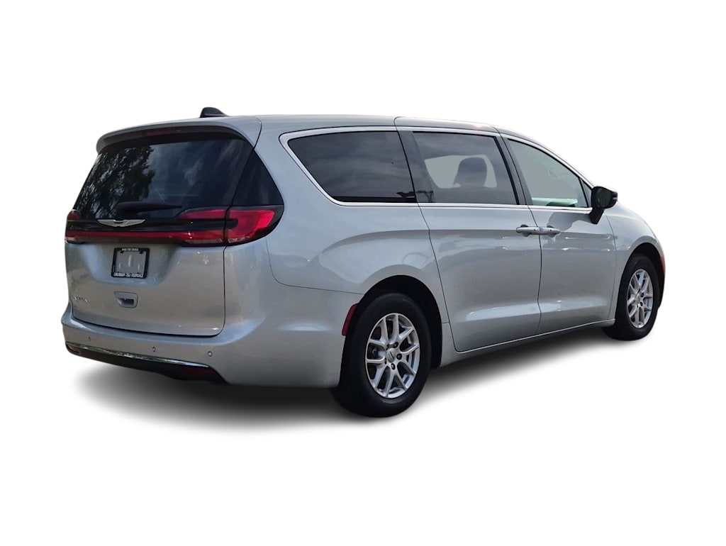 Thumbnail: 2024 Chrysler Pacifica - 19