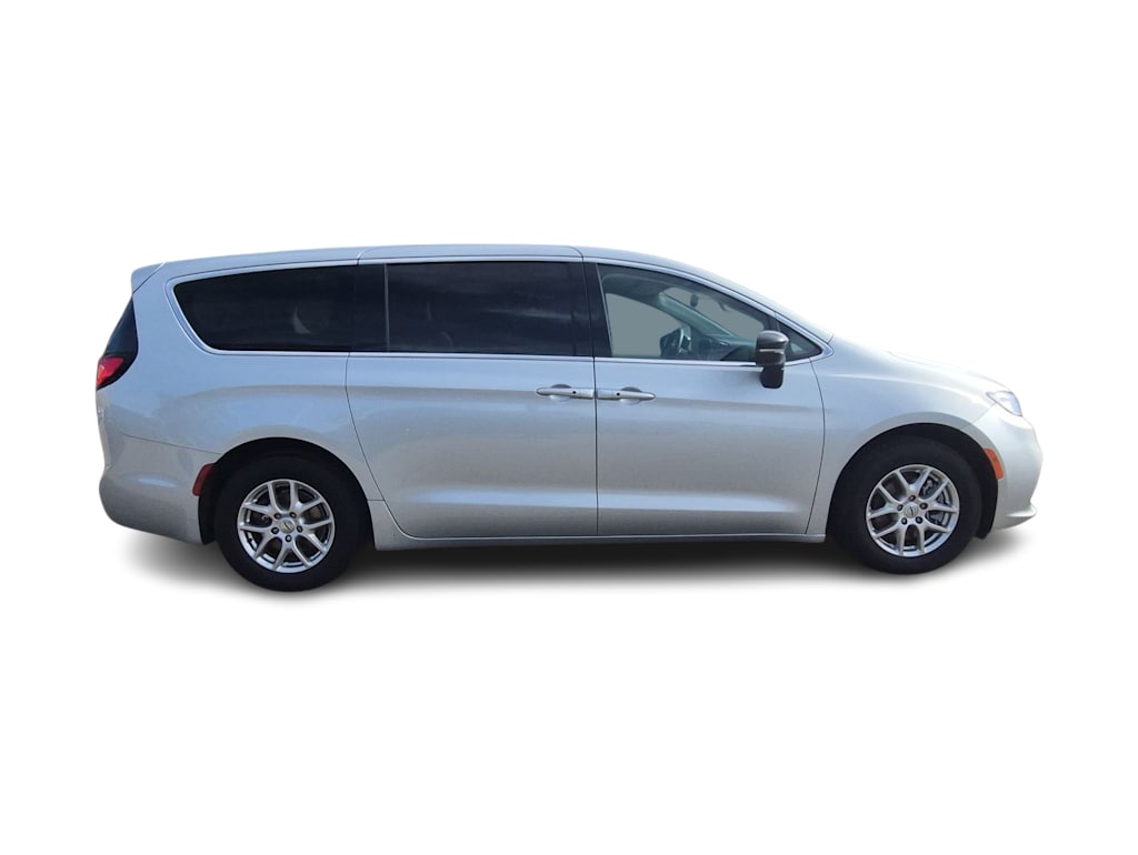 Thumbnail: 2024 Chrysler Pacifica - 20