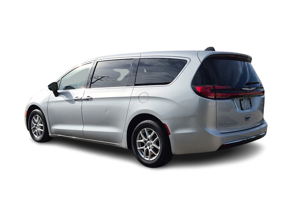 Thumbnail: 2024 Chrysler Pacifica - 4