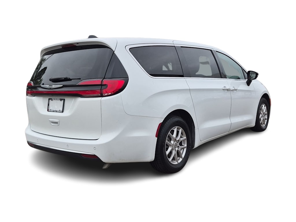 Thumbnail: 2024 Chrysler Pacifica - 19