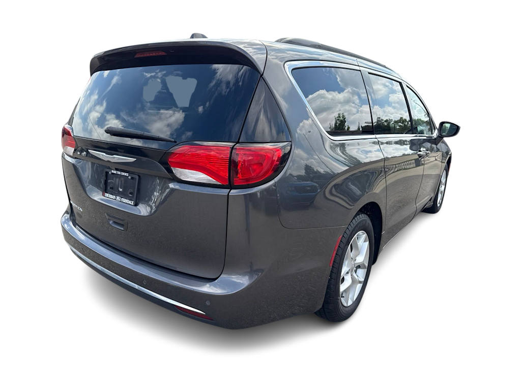 Thumbnail: 2018 Chrysler Pacifica - 14