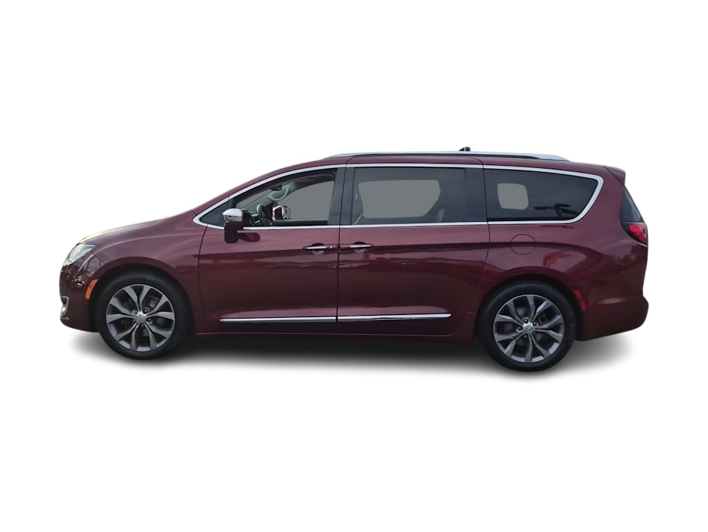 Thumbnail: 2019 Chrysler Pacifica - 3