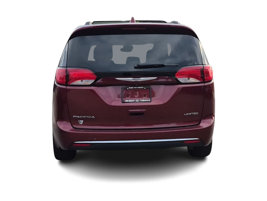 Thumbnail: 2019 Chrysler Pacifica - 4
