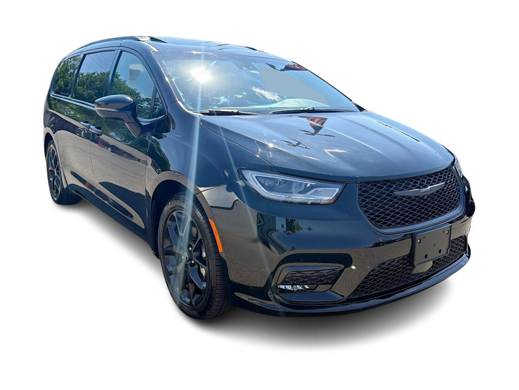 Thumbnail: 2026 Chrysler Pacifica - 17