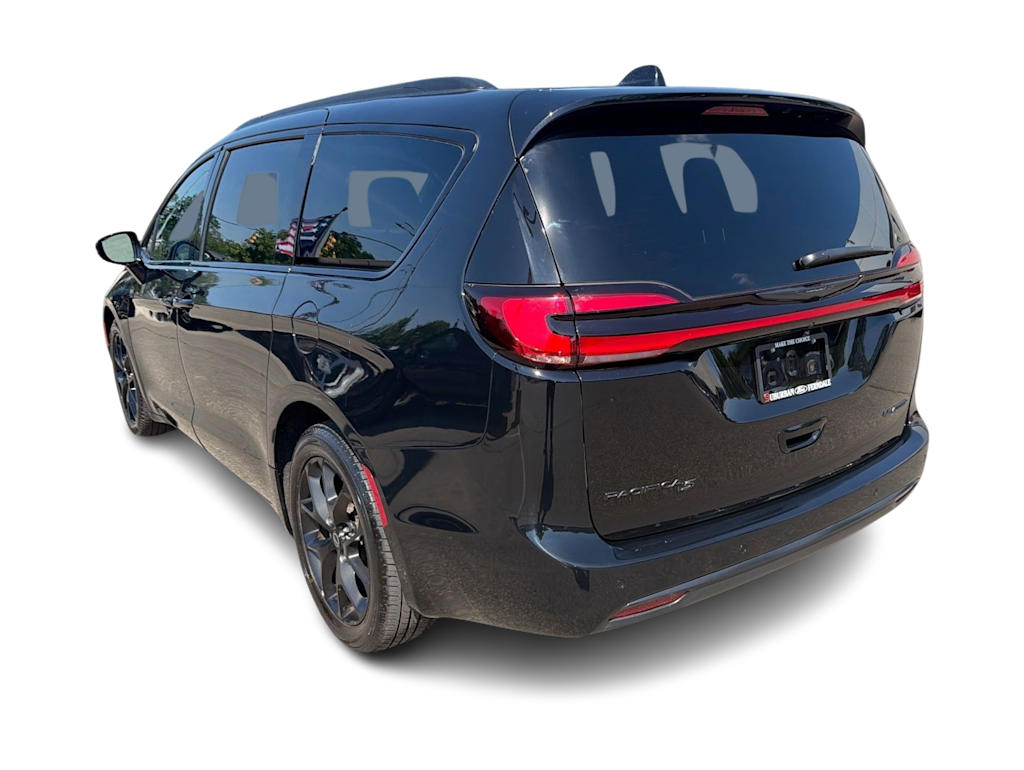 Thumbnail: 2026 Chrysler Pacifica - 4