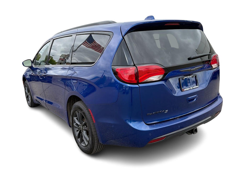 Thumbnail: 2020 Chrysler Pacifica - 4