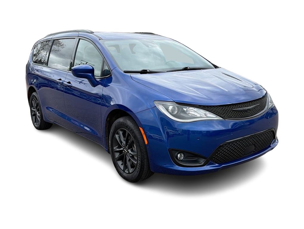 Thumbnail: 2020 Chrysler Pacifica - 17