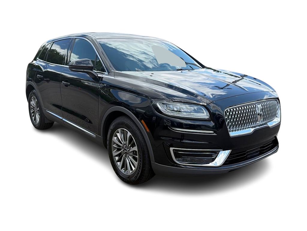 Thumbnail: 2019 Lincoln Nautilus - 17