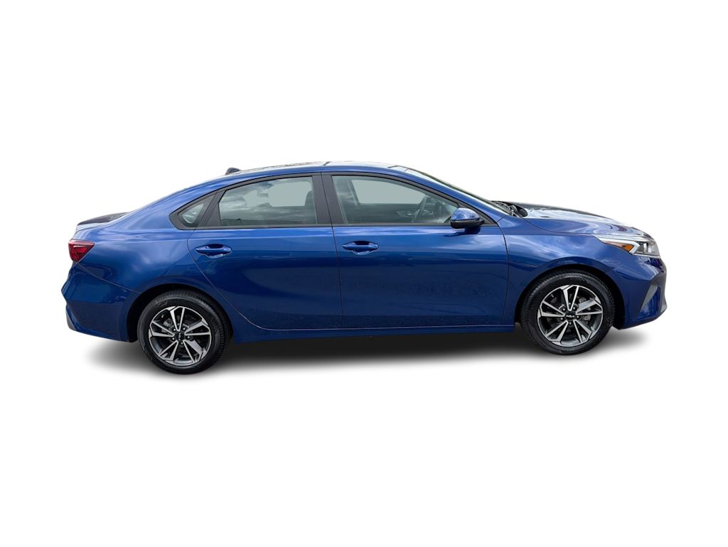 Thumbnail: 2023 Kia Forte - 22
