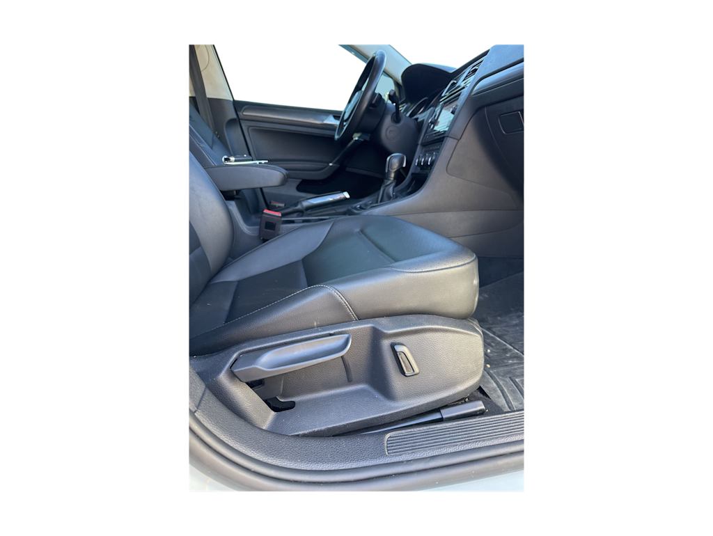 Thumbnail: 2021 Volkswagen Golf - 10