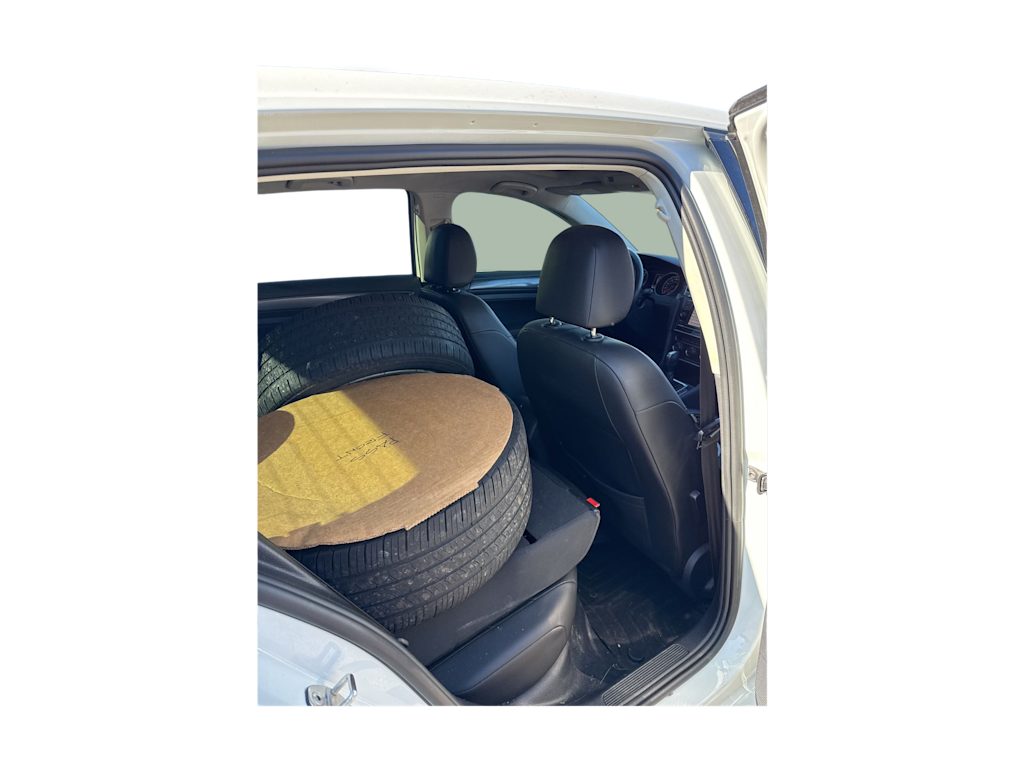 Thumbnail: 2021 Volkswagen Golf - 23