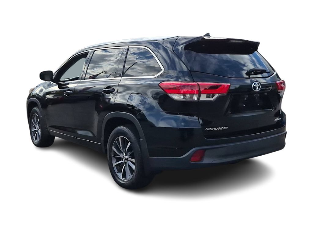 Thumbnail: 2017 Toyota Highlander - 4