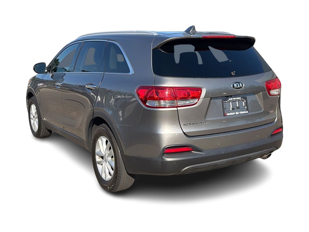 Thumbnail: 2017 Kia Sorento - 4