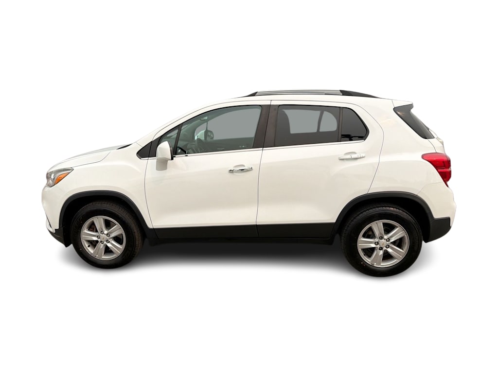 Thumbnail: 2017 Chevrolet Trax - 3