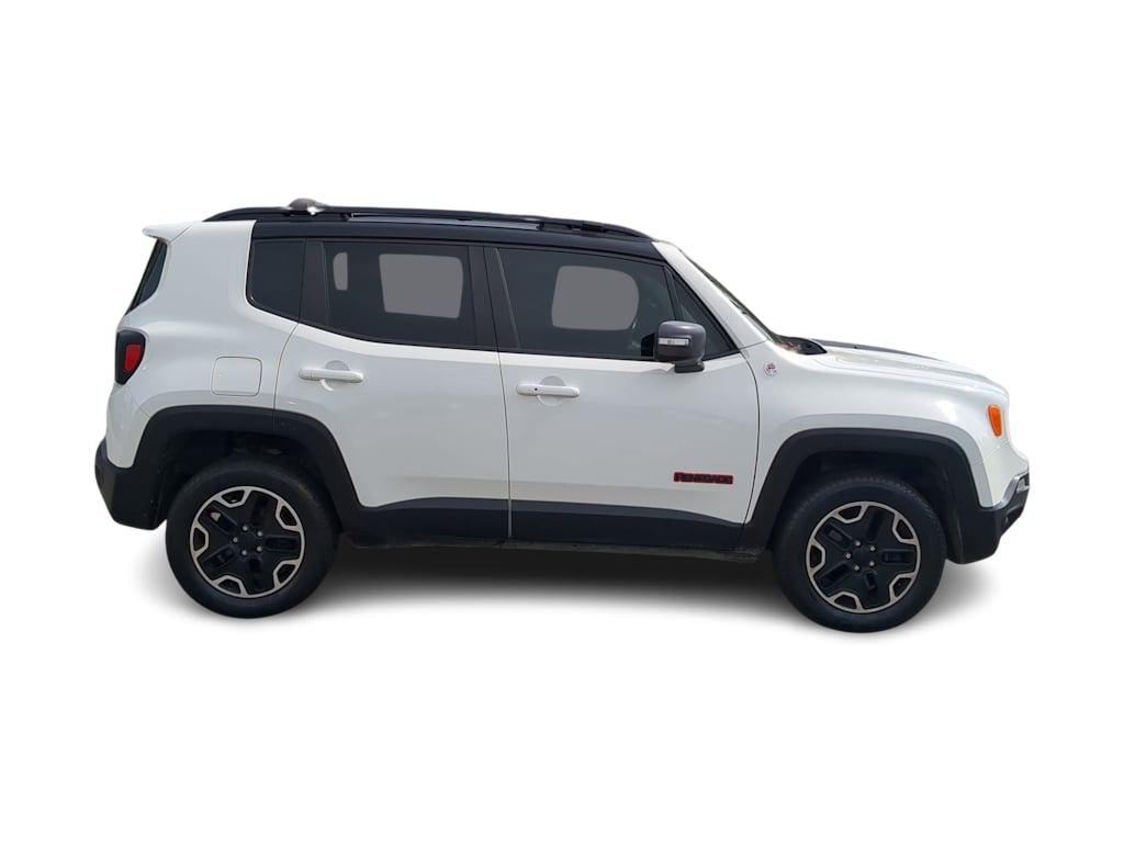 Thumbnail: 2016 Jeep Renegade - 22