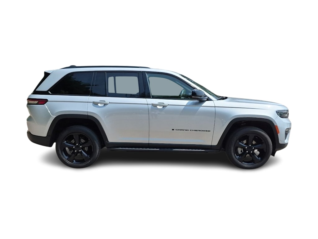 Thumbnail: 2024 Jeep Grand Cherokee - 22