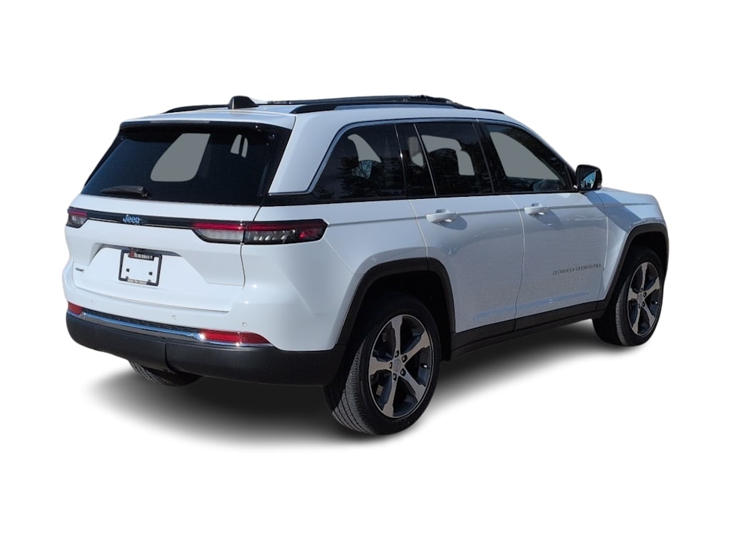 Thumbnail: 2022 Jeep Grand Cherokee - 22