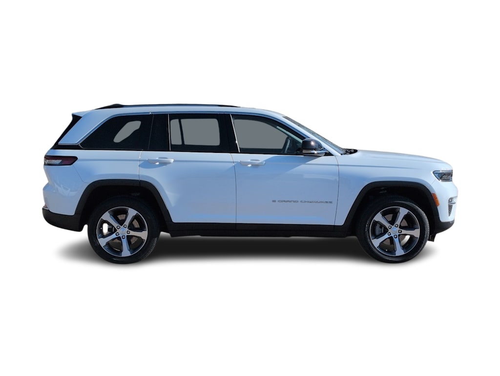 Thumbnail: 2022 Jeep Grand Cherokee - 23