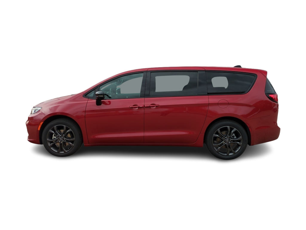Thumbnail: 2026 Chrysler Pacifica - 3