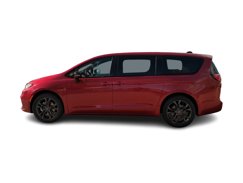 Thumbnail: 2026 Chrysler Pacifica - 3