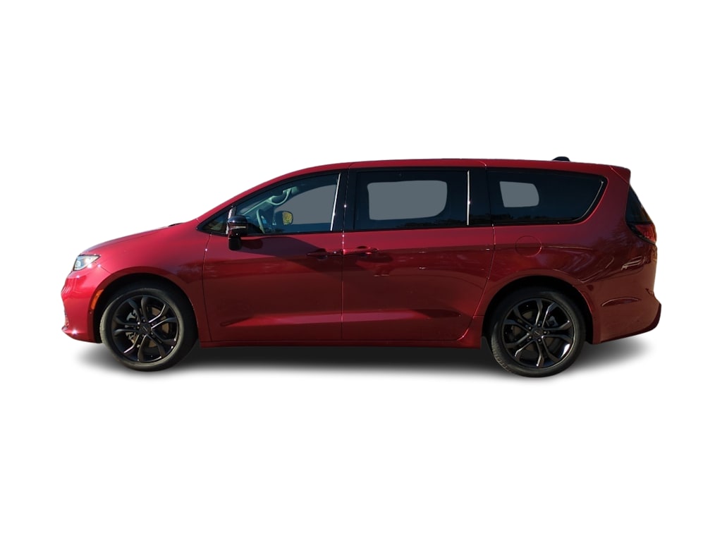 Thumbnail: 2026 Chrysler Pacifica - 3